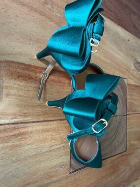 Emerald Satin Bow Pointed Toe Heels